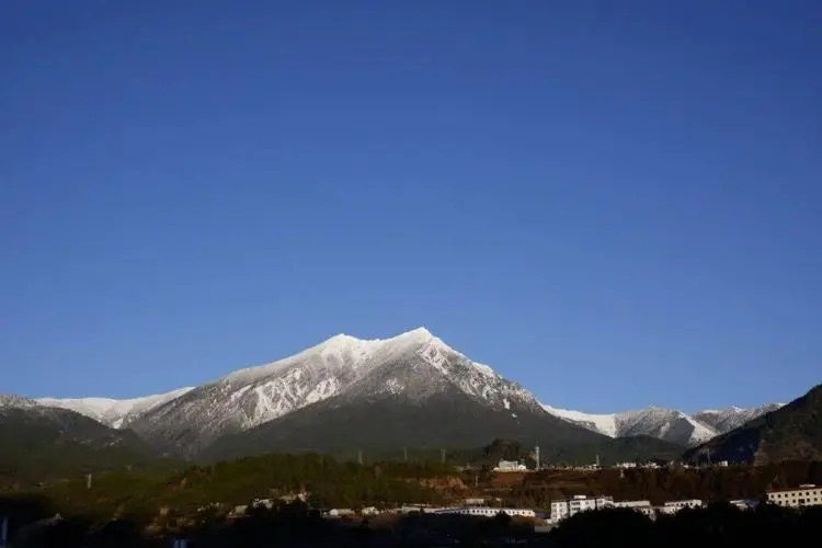 雪邦山在哪_雪邦山介绍